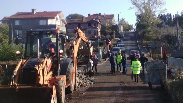 Започна раздаването на дрехи на пострадалите в Бургаско