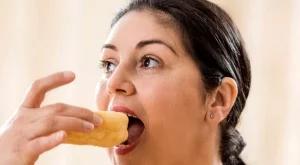 Самотното хранене води до напълняване 