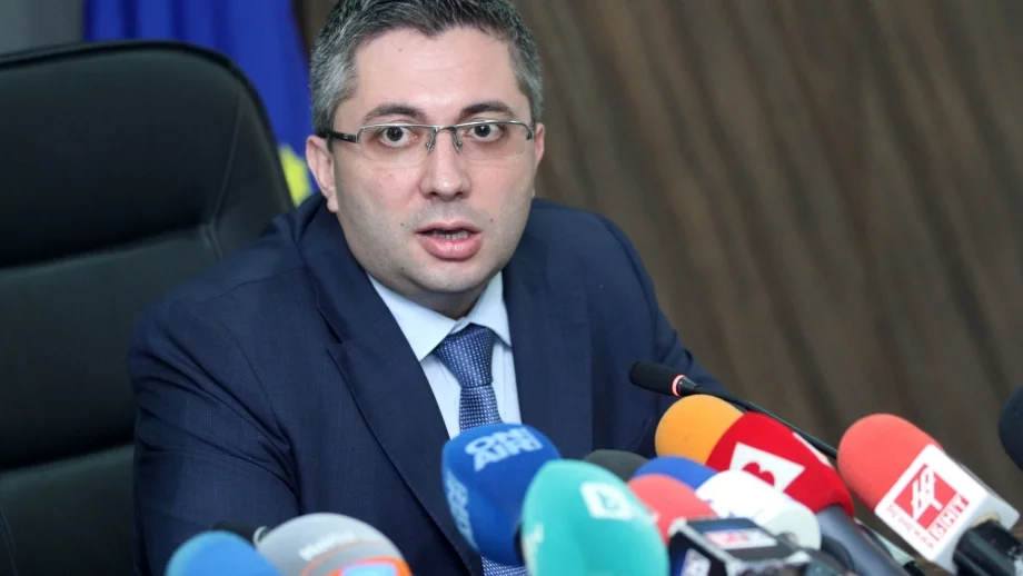 Нанков: Държавата ще си търси правата в съда за ремонта на пътя край Своге