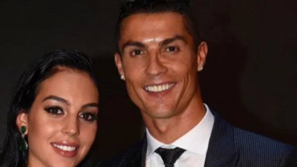 Новородената дъщеря на Роналдо с първа фотосесия (снимка)