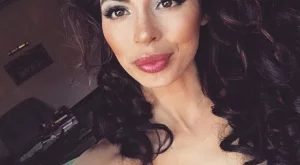 Вижте естествената красота на Мегз, преди пластичните операции