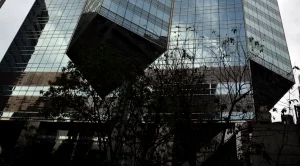 Небостъргач в Хонконг стана най-скъпо продадената сграда в света