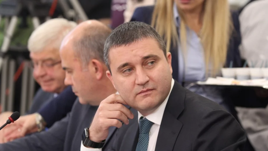 Горанов: Акцизите на цигарите няма да се променят до 2021 г.