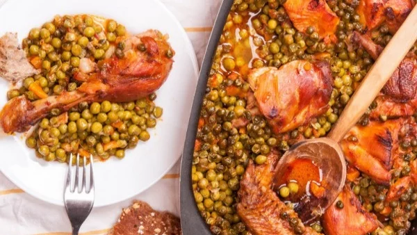 Пилешко с грах