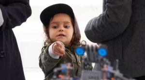 Стартира серия от курсове по роботика за деца и младежи 