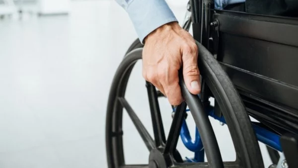 Хората с увреждания с право на финансова помощ по няколко направления