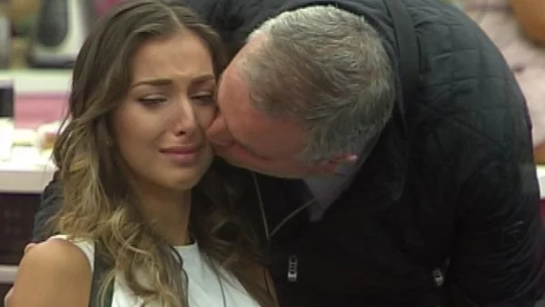 Алекс Богданска ревна при срещата с баща си 