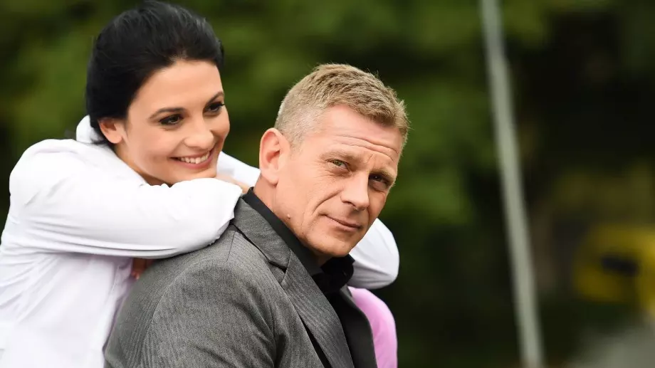 Диана Димитрова намеси човек от "На кафе" в казуса с побоя (СНИМКИ)