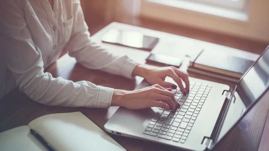 Как да напишете имейл до шефа така, че да си гарантирате отговор