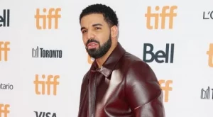 Дрейк защити своя фенка от нахален мъж (видео)