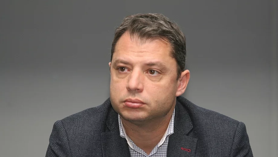 Делян Добрев подаде оставка като депутат