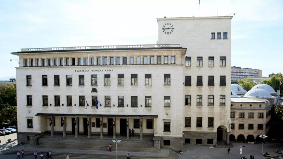 Кризата изяде печалбите на банките