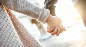 Виц за 11 март 2023: Мъж и жена се сприятелили в Рая