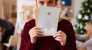 Купи си коледна картичка, направи добро