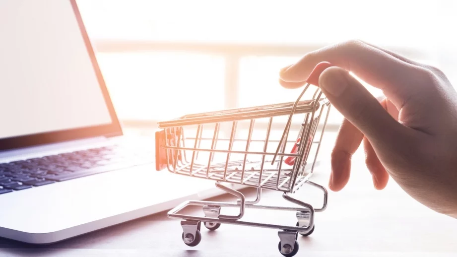 ЕП премахва ограниченията за трансгранично онлайн пазаруване