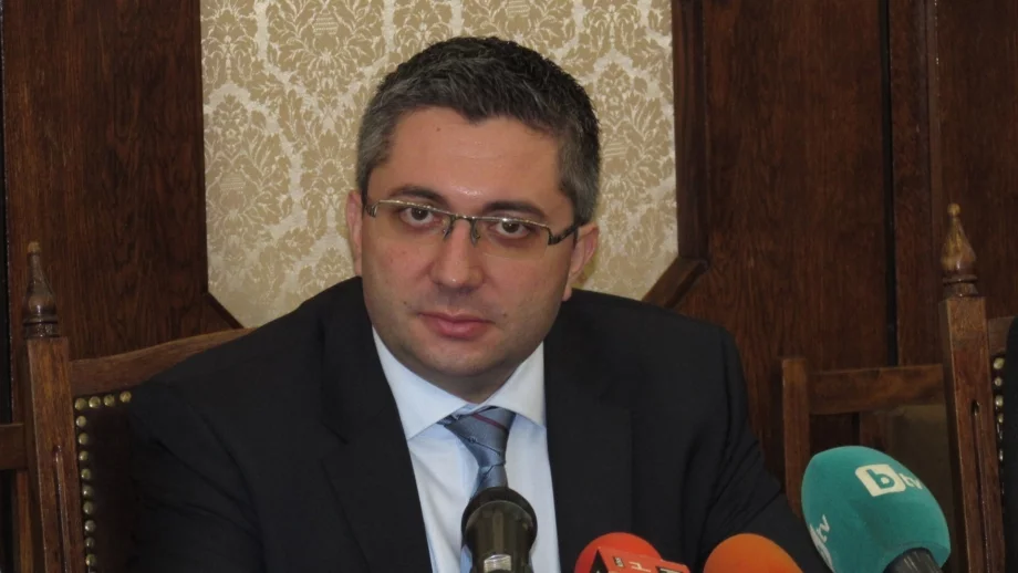 В края на март започват дискусиите за районирането на страната