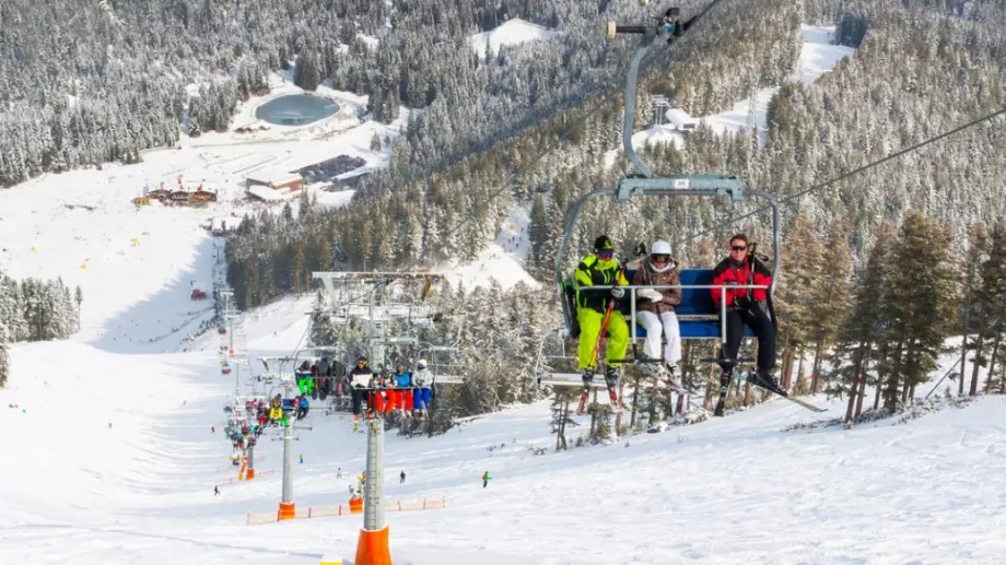 Изненадващо силен зимен сезон, курортите са рекордно пълни
