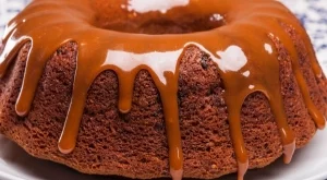 Бананов кекс с карамелена глазура