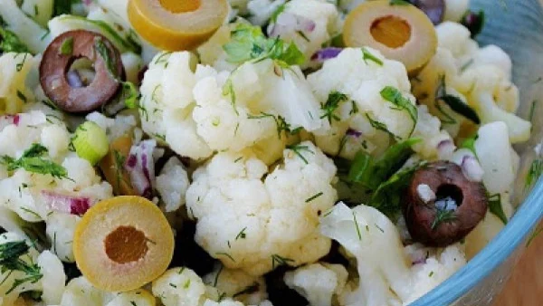 Подлучена салата с карфиол