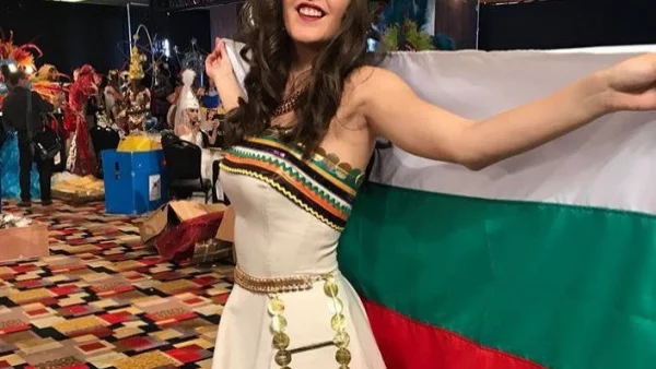 Това е българката, която ни представи на Мис Вселена 2017 (снимки)