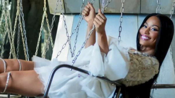 Ники Минаж участва в празничен филм (видео)