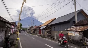 Летището в Бали вече е отворено 