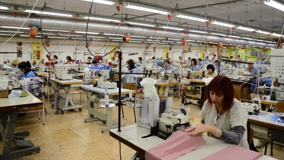 Авточастите и софтуерът изместиха текстила в родната индустрия