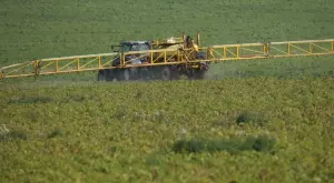 Франция призова ЕС да преполови разрешените пестициди в земеделието