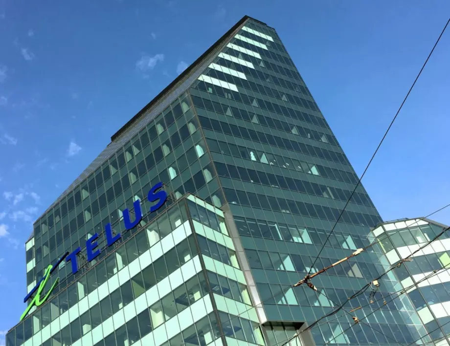 БОЕЦ: TELUS прекратява договора с Facebook