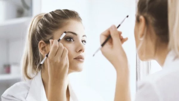 Чести грешки при грима, които развалят визията ви