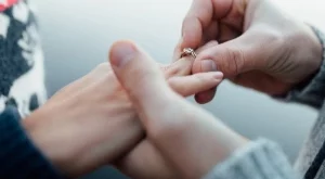 4-те зодии, на които ще предложат БРАК през декември