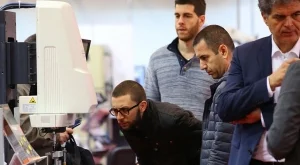 2017/12/04/0518278001512397203