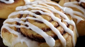 Канелени рулца с глазура