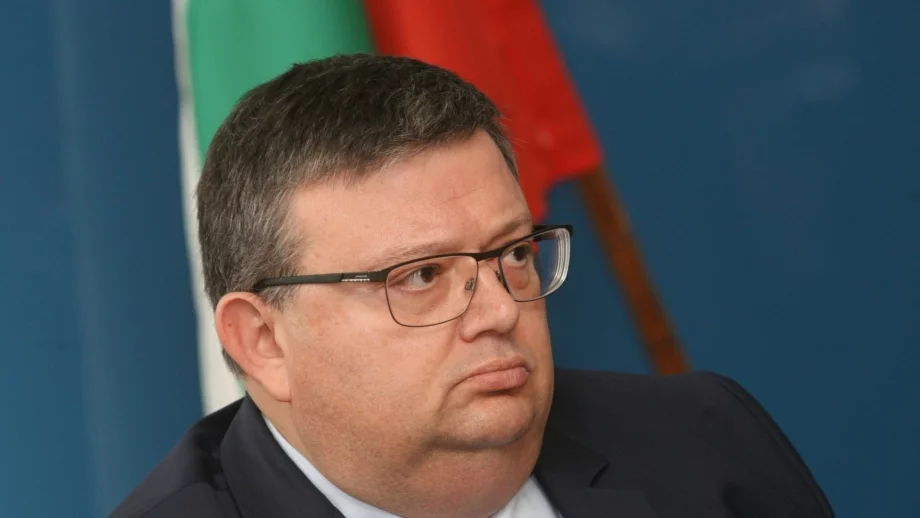 Цацаров най-сетне инициира проверка по доклада за "Булгартабак"