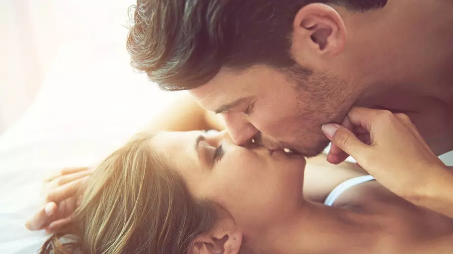 Руски сексолог: От целувките няма полза, дори са опасни