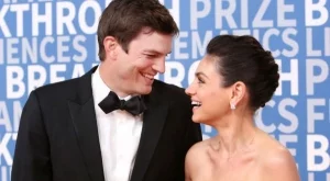 Кунис и Кътчър за първи път на червения килим от 17 години (снимки)