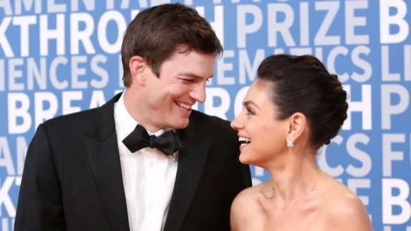 Кунис и Кътчър за първи път на червения килим от 17 години (снимки)