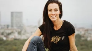 Ивет Лалова бойкотира анцуга и високите токчета