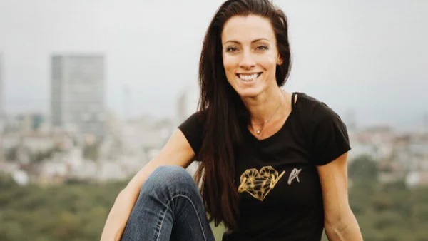 Ивет Лалова бойкотира анцуга и високите токчета