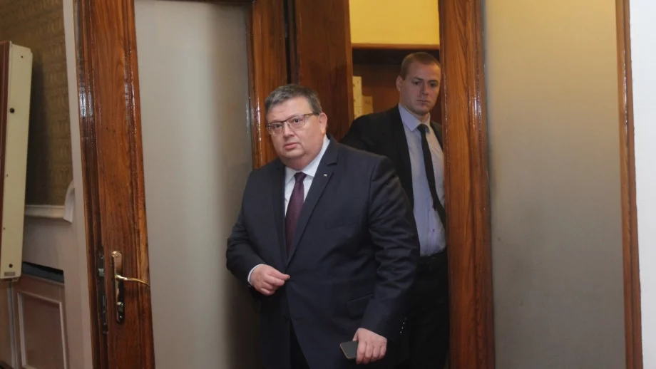 Цацаров: Няма масово подслушване на политици, магистрати и журналисти