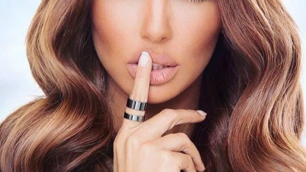 Николета Лозанова си отряза косата (снимки)