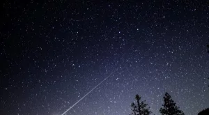 Впечатляващ дъжд от падащи звезди тази нощ