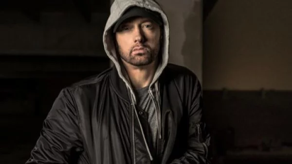 Еминем и Ед Шийрън пуснаха видео към дуета си