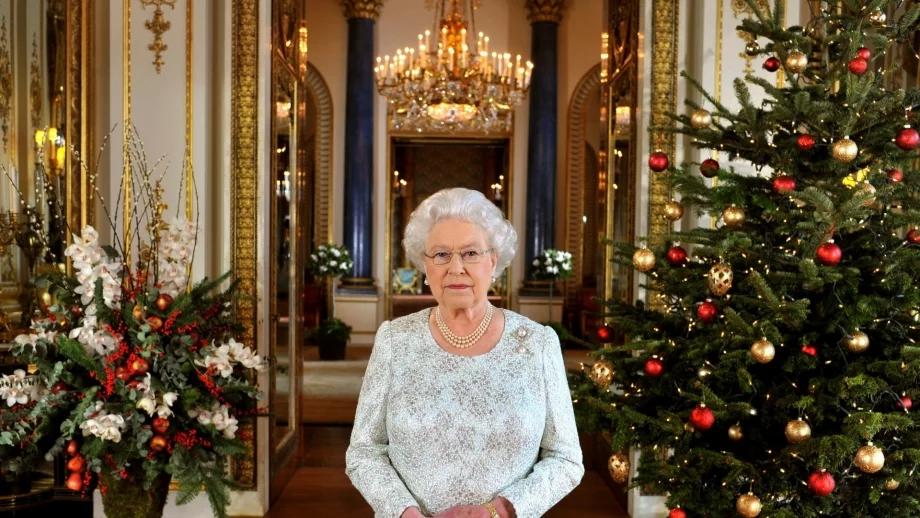 Какво подарява кралица Елизабет II на своите 1500 служители за Коледа