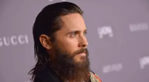 Джаред Лето бе звездата на Met Gala с ексцентричния си костюм (СНИМКИ)