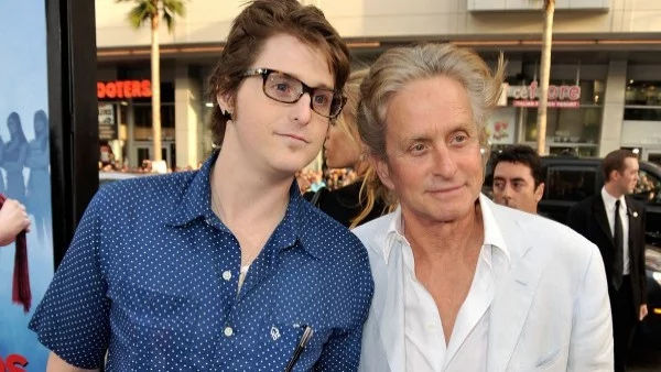 Майкъл Дъглас стана дядо