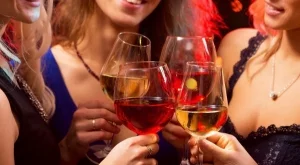 Блестящи винени вечери