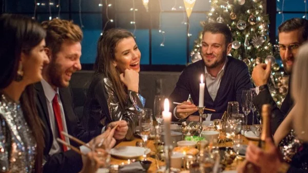 Етикет при хранене