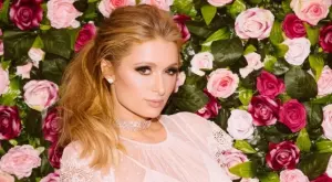 Парис Хилтън е променена до неузнаваемост на Седмица на модата в Милано (СНИМКИ)