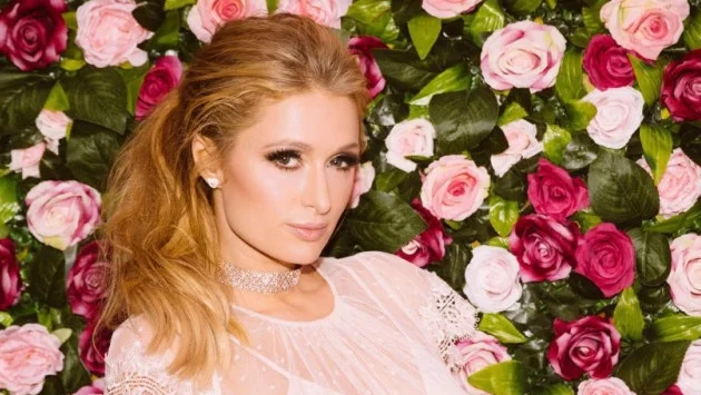 Парис Хилтън колекционира перуки